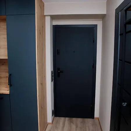 Long Gardens Premium Old Town Apartment