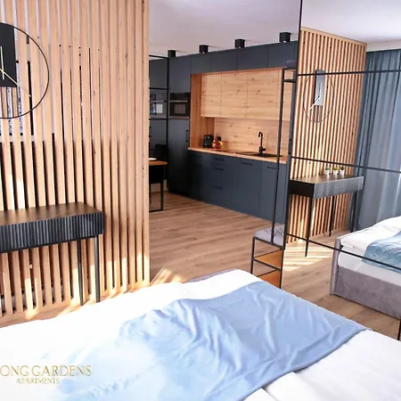 Long Gardens Premium Old Town Apartament *
